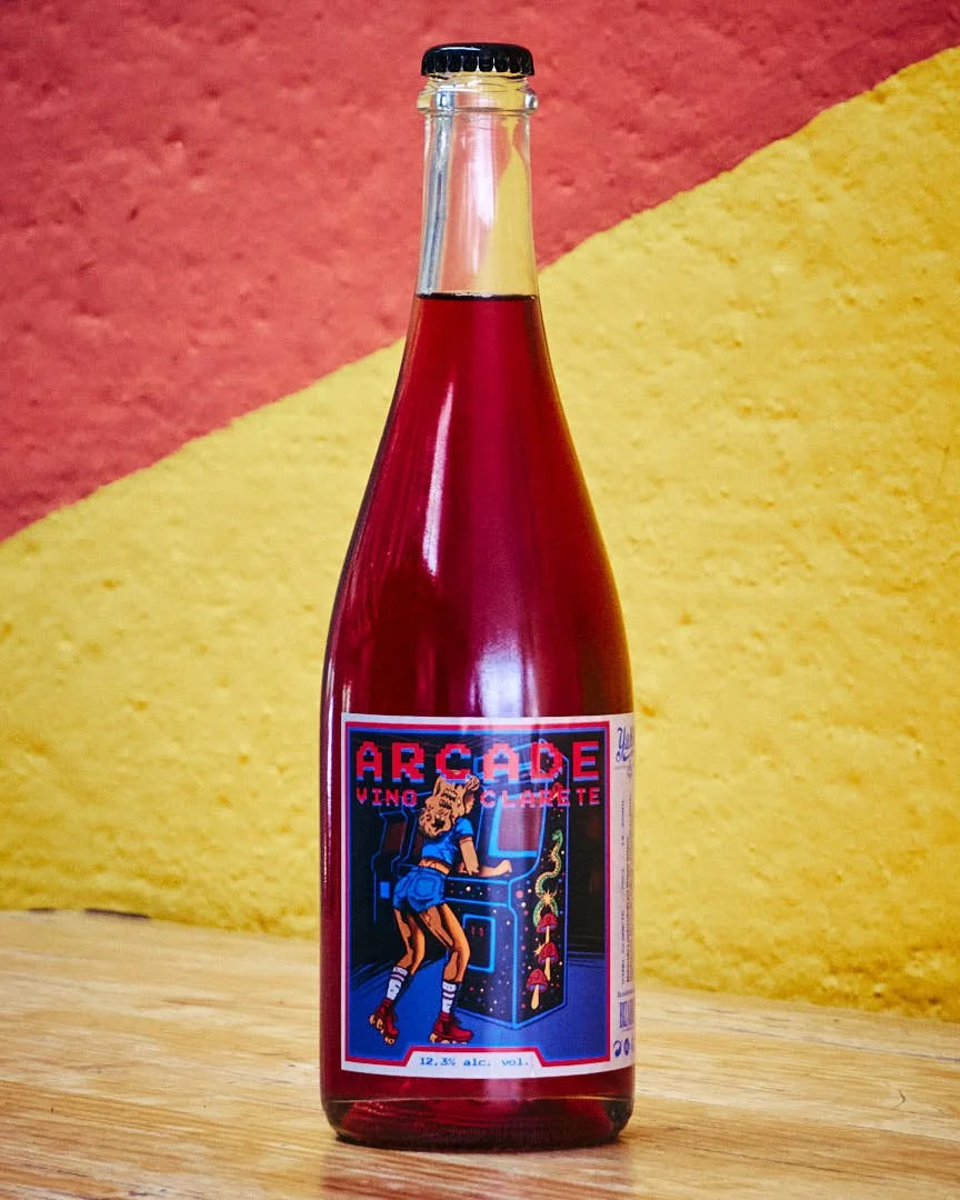 Vino clarete espumoso surge de la unión de cervezas Yakka y Bizarría wines. Realizado de forma ancestral pero con una estética que no deja indiferente a nadie. Producto de Murcia en D'12 Gourmet.