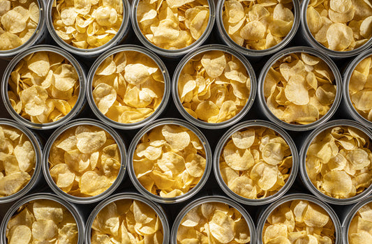 Latas de patatas fritas Bonilla al a vista, crujientes sin ingredientes añadidos, la mejor del mercado en d'12 gourmet.