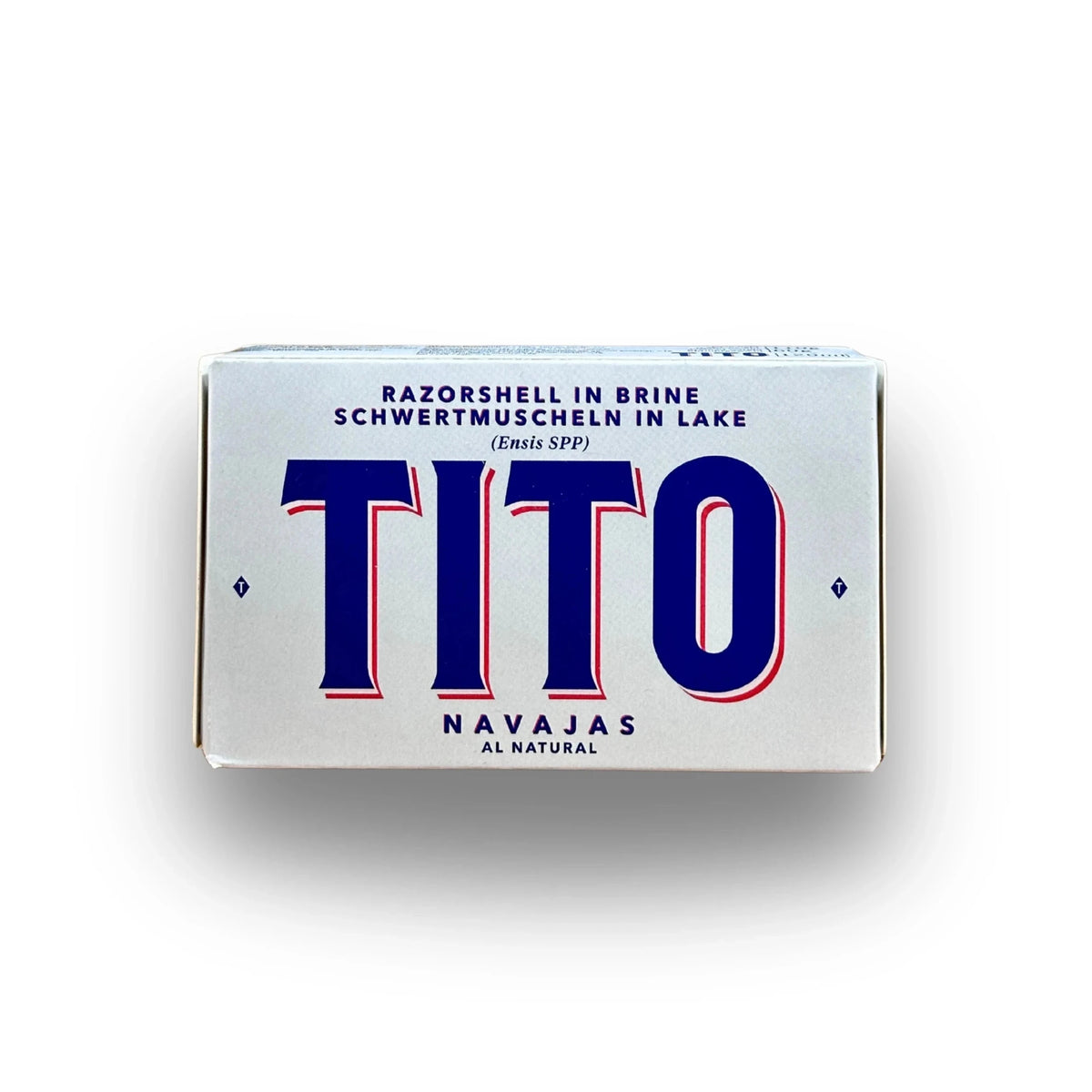 Lata de navajas al natural de Conservas TiTo sobre fondo blanco de estudio, en envoltorio azul claro con tipografía en azul oscuro donde destaca la palabra TITO en mayúsculas en el centro y detalles de la conserva arriba y abajo en D'12 Gourmet