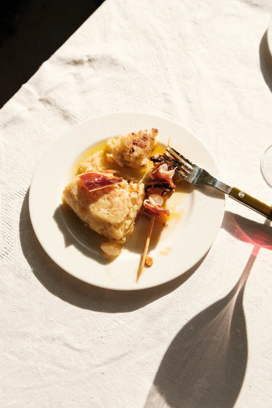 La mejor paleta de cebo de campo 50 ibérica del mercado, cerdos criados en la Dehesa de Salamanca, la mejor calidad comprar en D'12 Gourmet.