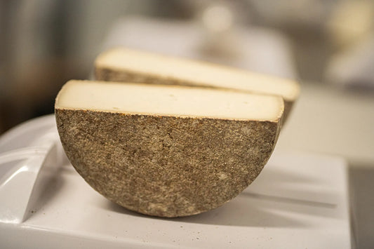 queso el zenit de la zarcillera queso artesanal típico de la región de murcia de los mejores quesos del mundo con 6 meses de curación en d12 gourmet