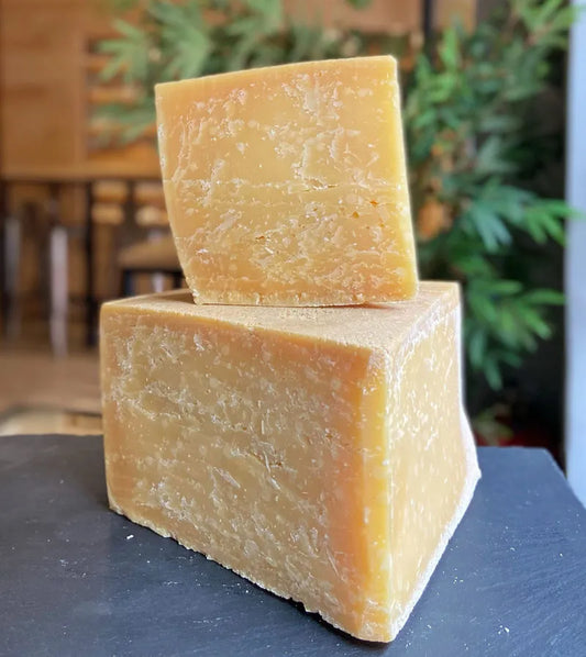 el parmesano español es el galmesan el mejor queso gallego madurado y realizado de forma artesanal en d'12 gourmet