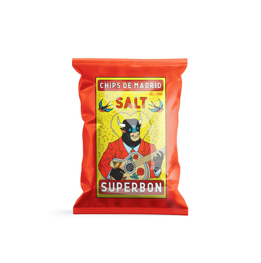 Bolsa roja con un toro en el centro y fondo amarillo de las patatas fritas Superbon