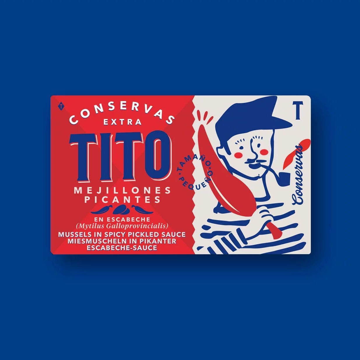 Lata de Conservas Tito de Mejillones picantes sobre fondo azul.