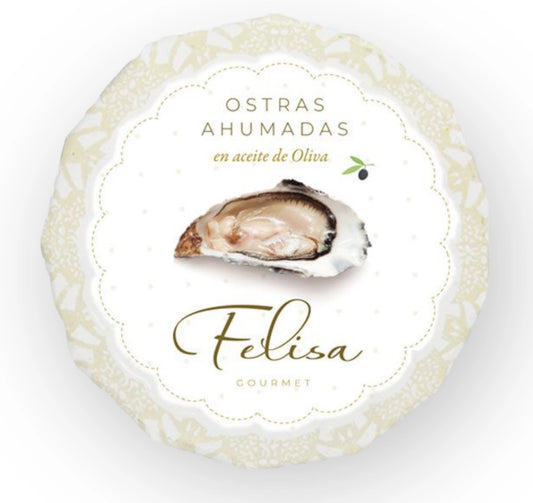 Ostras ahumadas de las bateas gallegas, conservadas en aceite de oliva, con un delicado ahumado de haya para realzar su sabor.
