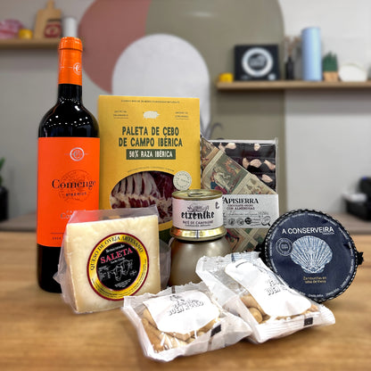 Packs gourmet especial para regalar a un padre clásico. Vino tinto Ribera del Duero, Paleta de Cebo de campo, queso semicurado, paté de campagna, zamburiñas en salsa de vieiras, unos picos y tabletón de chocolate negro con almendras.