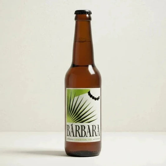 Cerveza artesanal de Bárbara Session IPA, con pegatina de diseño modernista con colores verdes brillantes y letras en negro.