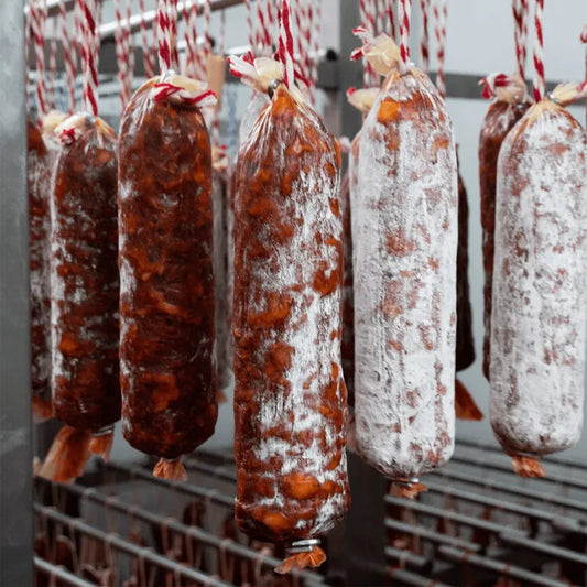tripas de chorizo de chato murciano realizados de forma artesanal producto de típico de murcia de sabor intenso y jugoso el mejor del mercado d12 gourmet